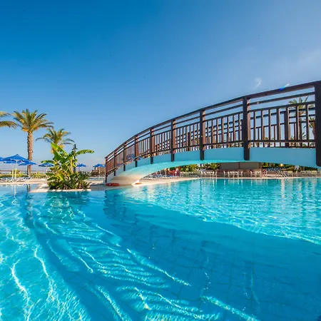 海滩地平线度假酒店 4* 马斯蒂查里